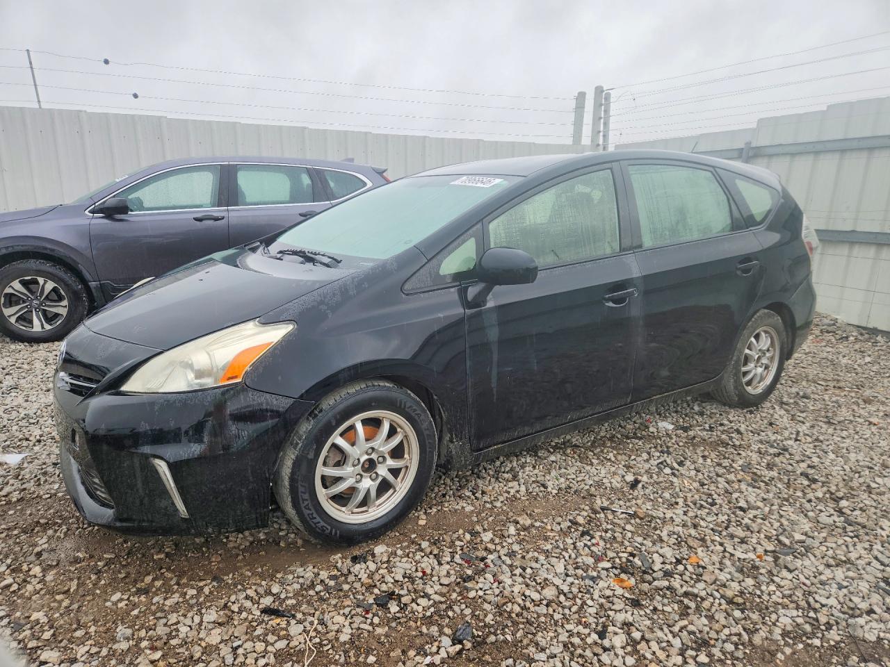 2014 TOYOTA PRIUS — Front 3/4