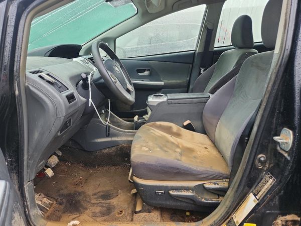 2014 TOYOTA PRIUS — DENT
