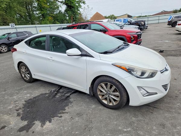 2016 HYUNDAI ELANTRA — Passenger 3/4