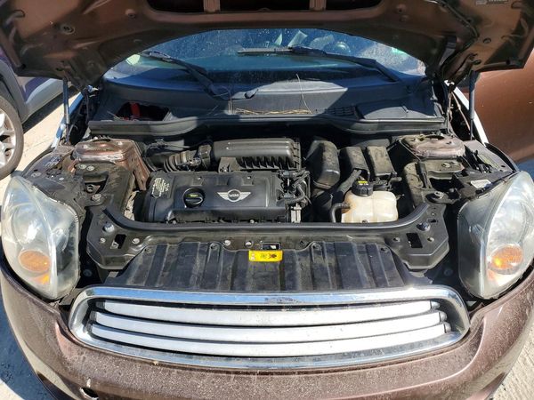 2014 MINI COOPER — Engine bay