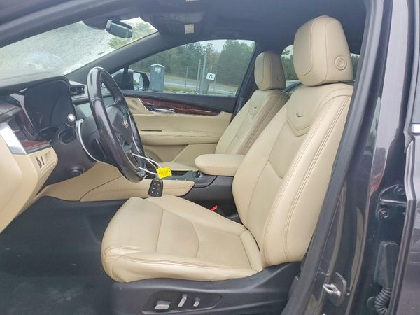 2018 CADILLAC XT5 Luxury — DENT