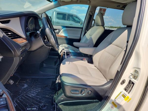 2015 TOYOTA SIENNA — DENT