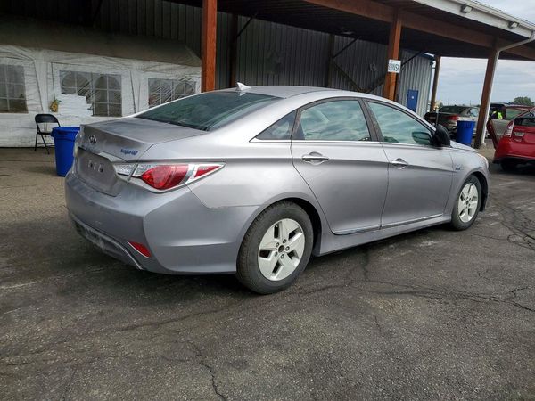 2012 HYUNDAI SONATA Middle level — PSRA