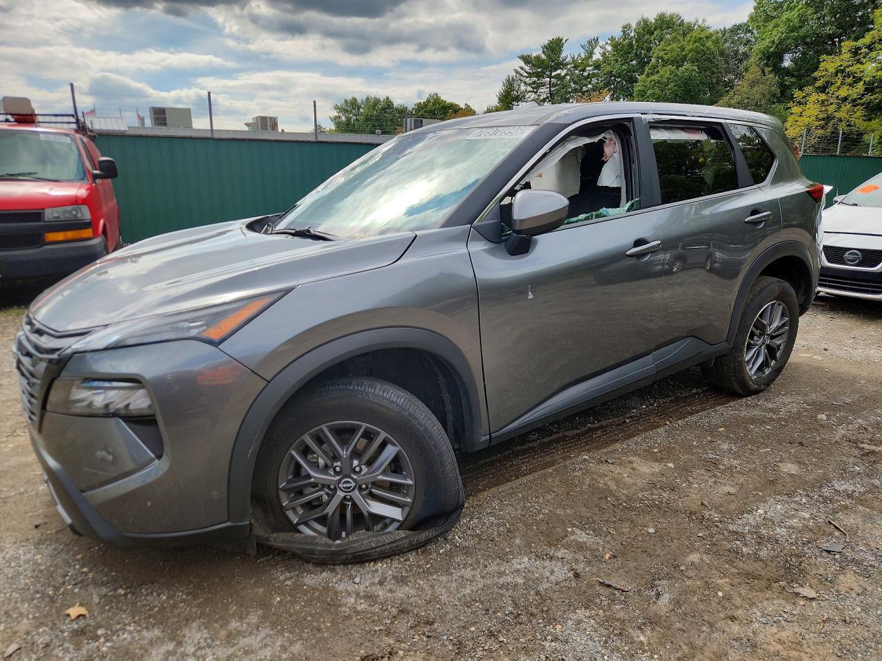 2026 NISSAN ROGUE SV — Front 3/4