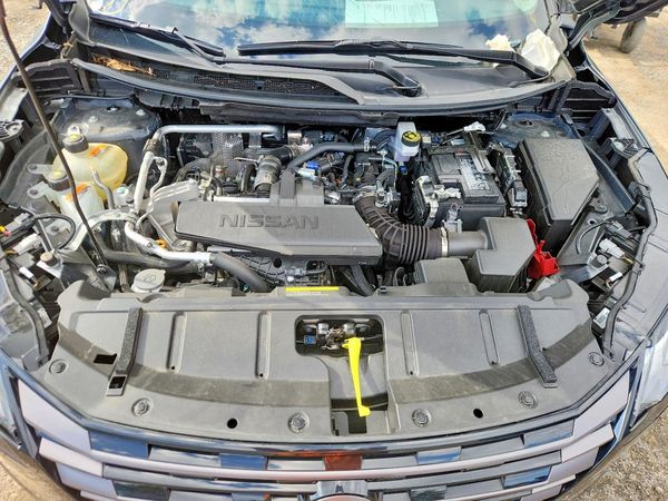 2026 NISSAN ROGUE SV — Engine bay