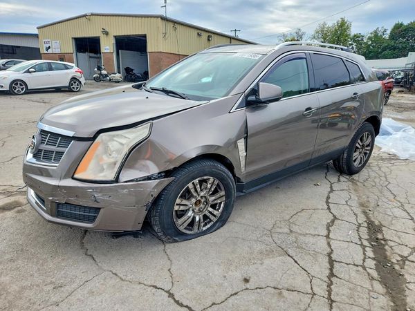 2012 CADILLAC SRX Luxury — Front 3/4