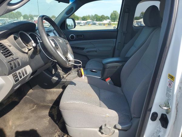 2014 TOYOTA TACOMA Delux Grade — DENT