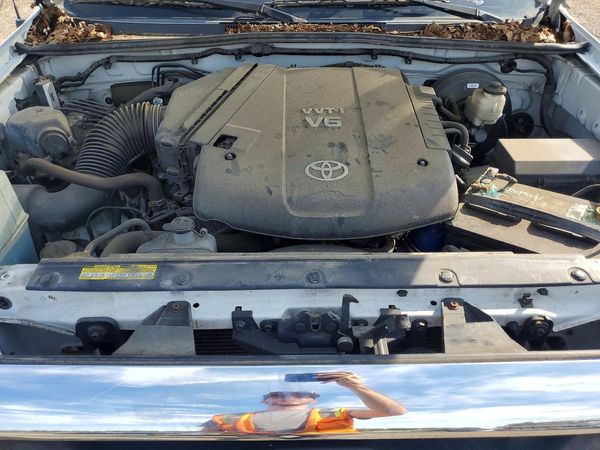 2014 TOYOTA TACOMA Delux Grade — Engine bay