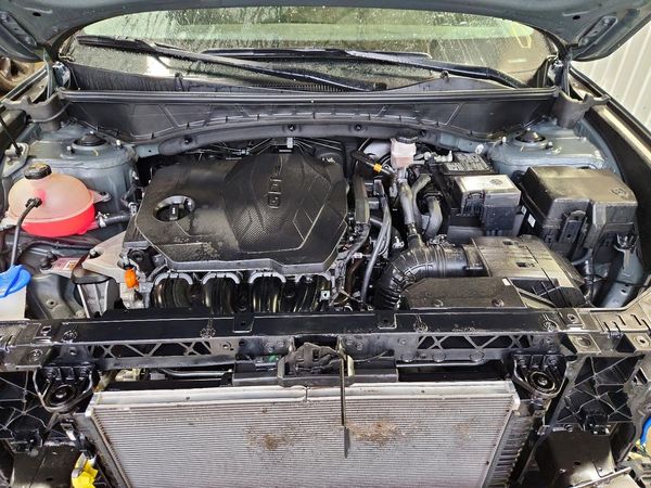 2022 HYUNDAI TUCSON SEL Convenience Pkg — Engine bay