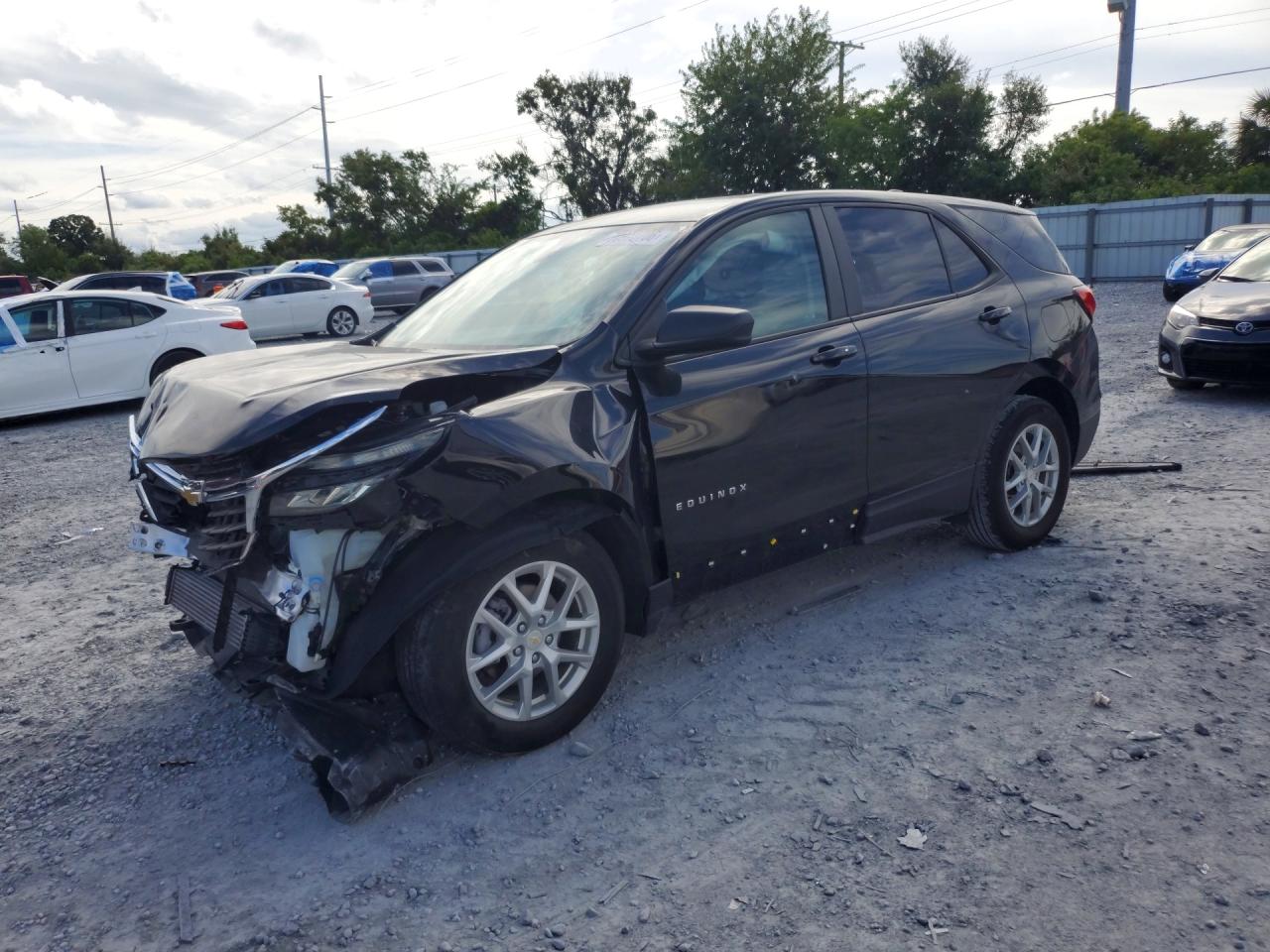 2024 CHEVROLET EQUINOX LS — Front 3/4