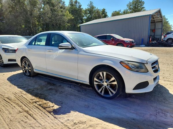 2016 MERCEDES-BENZ C-CLASS C300-4M — Passenger 3/4