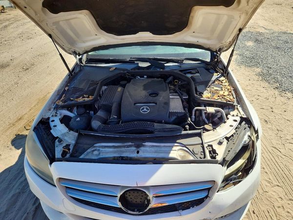 2016 MERCEDES-BENZ C-CLASS C300-4M — Engine bay