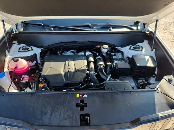 2027 KIA TELLURIDE — Engine bay