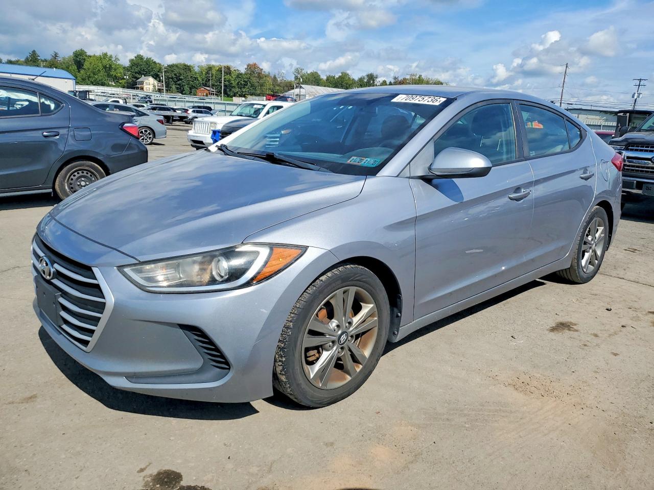 2017 HYUNDAI ELANTRA — Front 3/4
