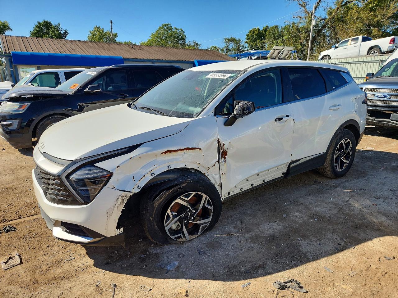 2024 KIA SPORTAGE LX — Front 3/4
