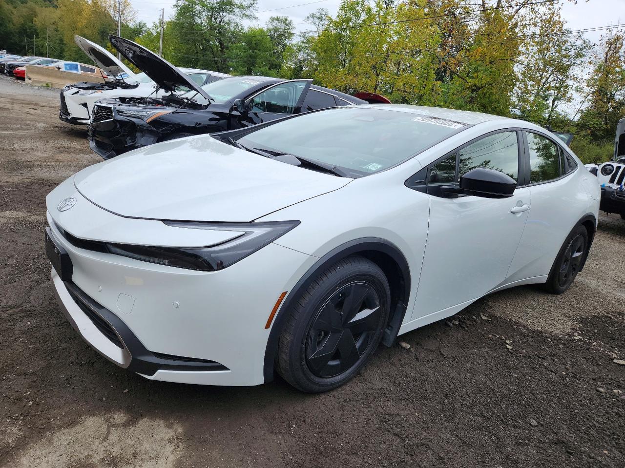 2025 TOYOTA PRIUS — Front 3/4