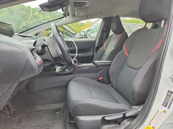 2025 TOYOTA PRIUS — DENT