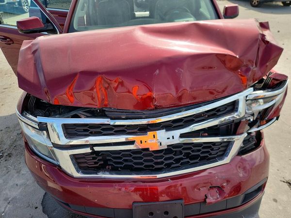 2017 CHEVROLET TAHOE LT — Engine bay