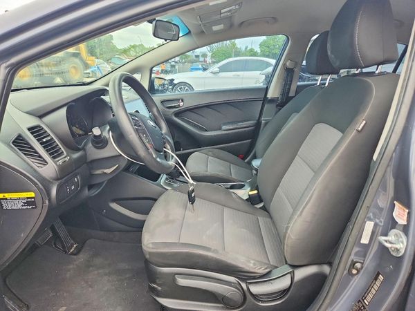 2015 KIA FORTE — DENT
