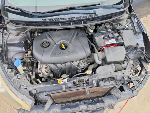 2015 KIA FORTE — Engine bay