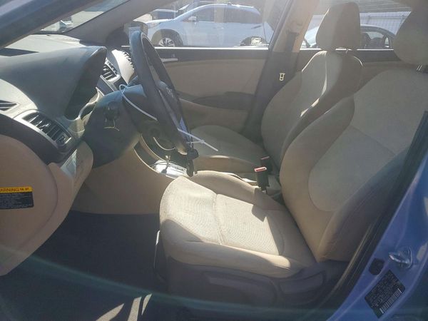 2013 HYUNDAI ACCENT GLS, GS — DENT