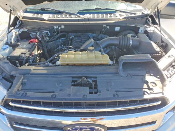 2019 FORD F150 — Engine bay