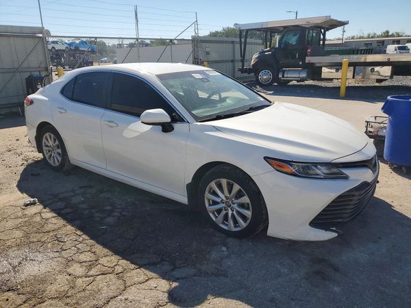 2018 TOYOTA CAMRY LE/SE/XLE/XSE — Passenger 3/4