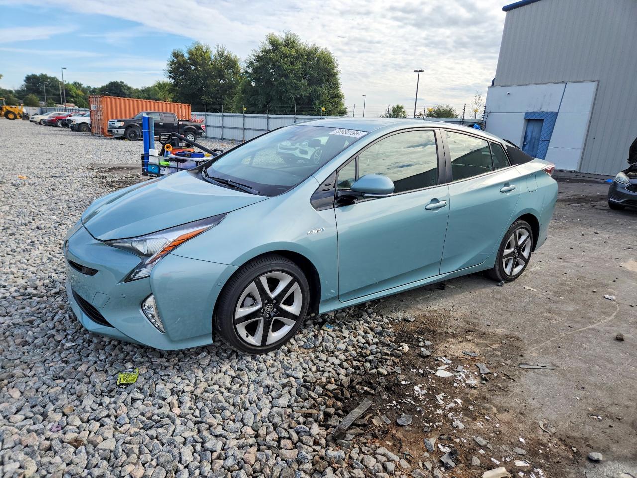 2018 TOYOTA PRIUS — Front 3/4