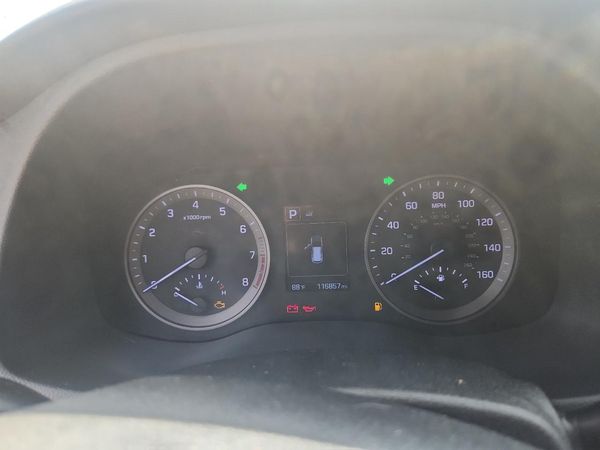 2017 HYUNDAI TUCSON SE (no options) — ODOM