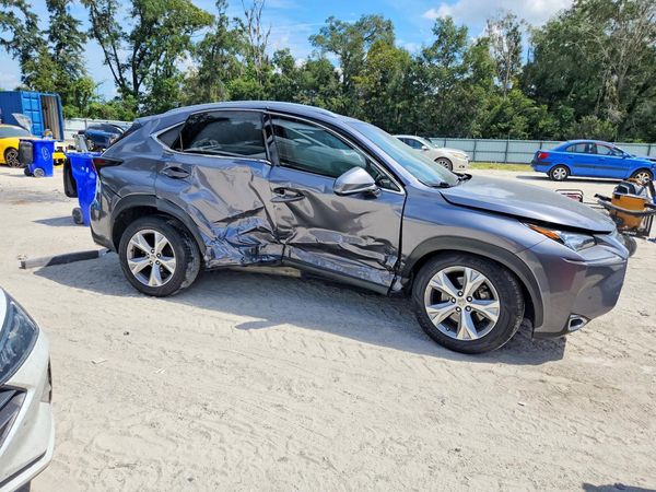2017 LEXUS NX 200t Luxury — Passenger 3/4