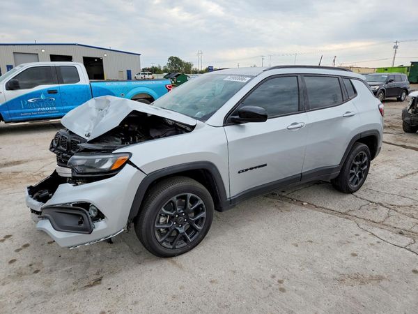 2026 JEEP COMPASS Latitude/North — Front 3/4