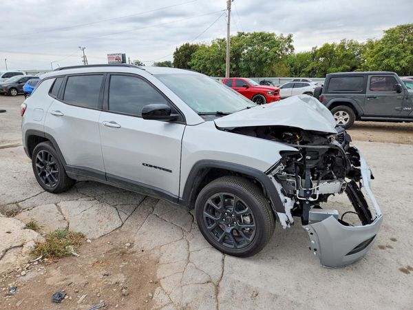 2026 JEEP COMPASS Latitude/North — Passenger 3/4