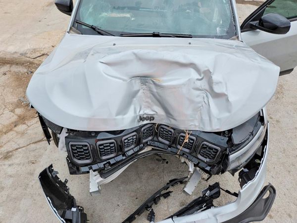2026 JEEP COMPASS Latitude/North — Engine bay