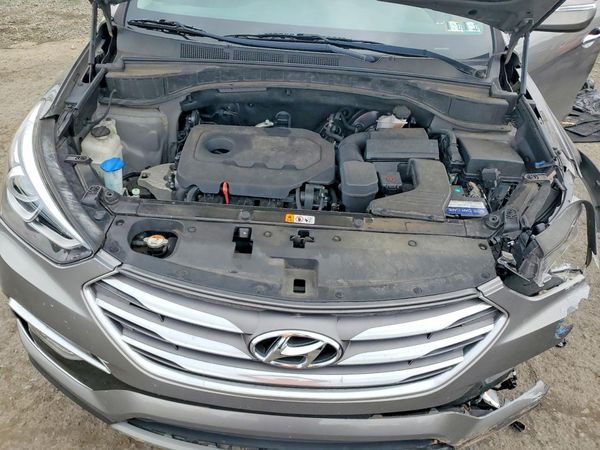 2018 HYUNDAI SANTA FE — Engine bay