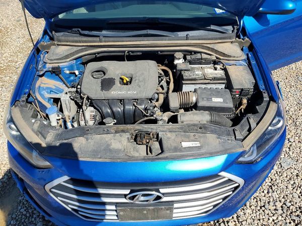 2017 HYUNDAI ELANTRA — Engine bay