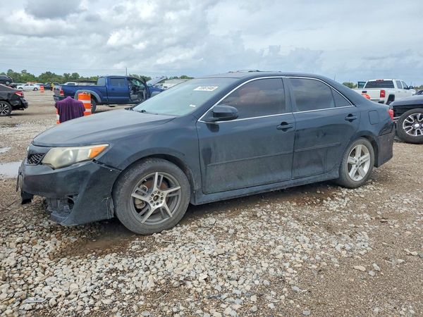 2014 TOYOTA CAMRY — DSFA — Front 3/4