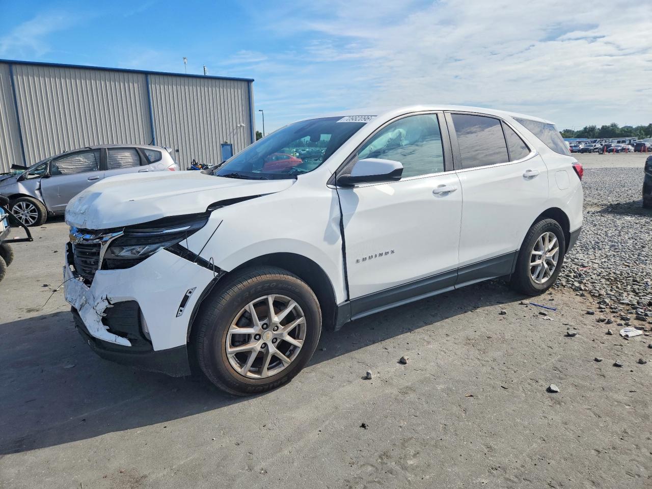 2023 CHEVROLET EQUINOX LT (1LT) — Front 3/4