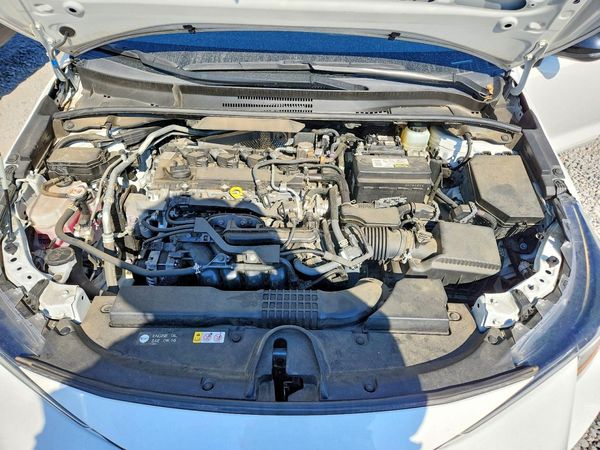 2022 TOYOTA COROLLA SE — Engine bay
