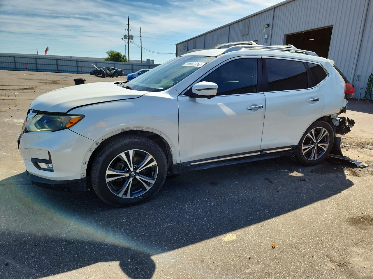 2018 NISSAN ROGUE — Front 3/4