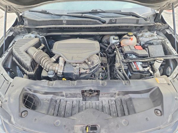 2023 CHEVROLET BLAZER RS — Engine bay