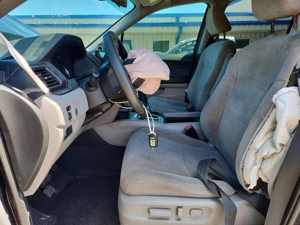 2019 HONDA PILOT EX — DENT
