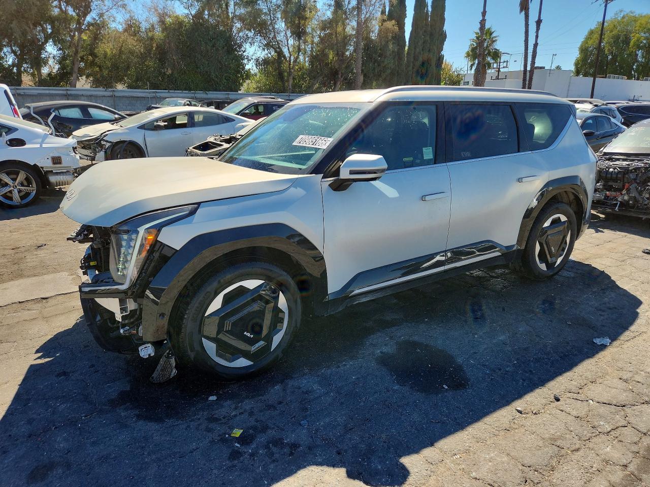 2024 KIA EV9 Land — Front 3/4