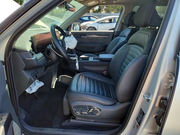2024 KIA EV9 Land — DENT