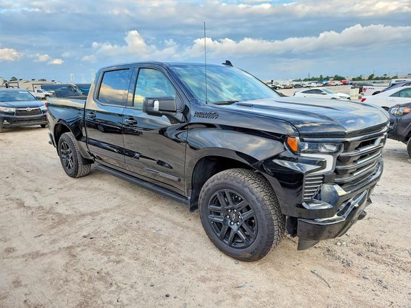 2026 CHEVROLET SILVERADO — Passenger 3/4