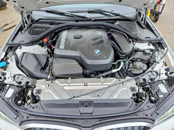 2025 BMW 330XI xDrive — Engine bay
