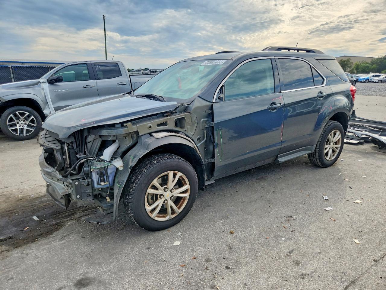 2017 CHEVROLET EQUINOX LT / FL — Front 3/4