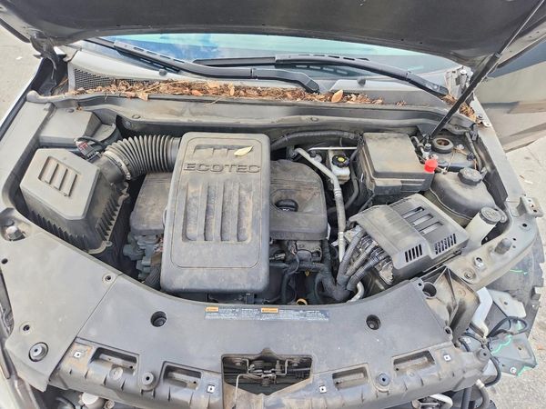 2017 CHEVROLET EQUINOX LT / FL — Engine bay