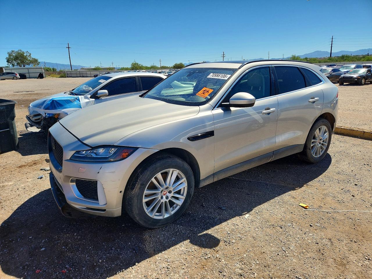 2017 JAGUAR F-PACE Prestige — Front 3/4