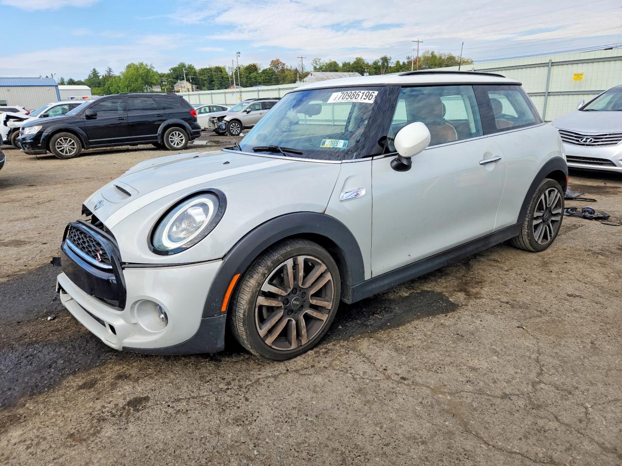 2021 MINI COOPER — Front 3/4