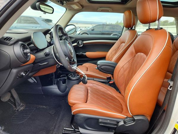 2021 MINI COOPER — DENT